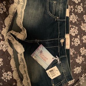 NWT Almost Famous shorts with lace bottoms and white stitching Size 11